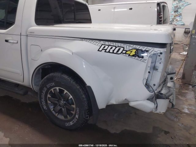 Nissan Frontier Pro-4x Image 4