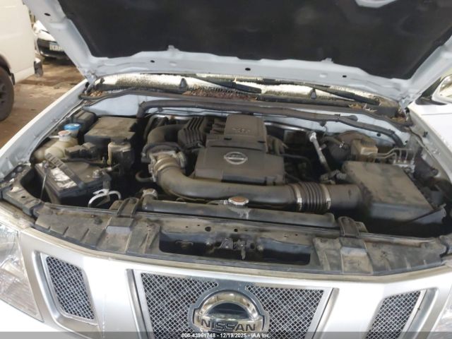 Nissan Frontier Pro-4x Image 13