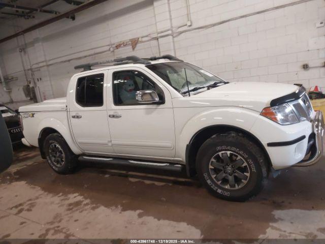 Nissan Frontier Pro-4x Image 7