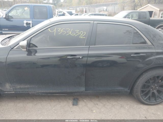 Chrysler 300c John Varvatos Limited Edition Image 17