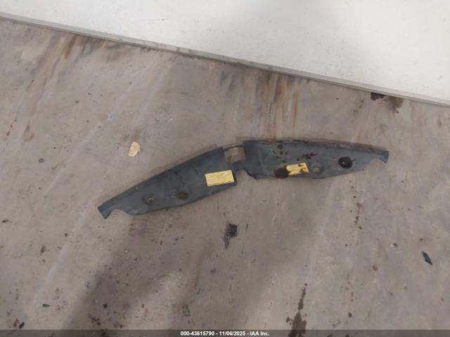 Toyota Prius v Two Image 15