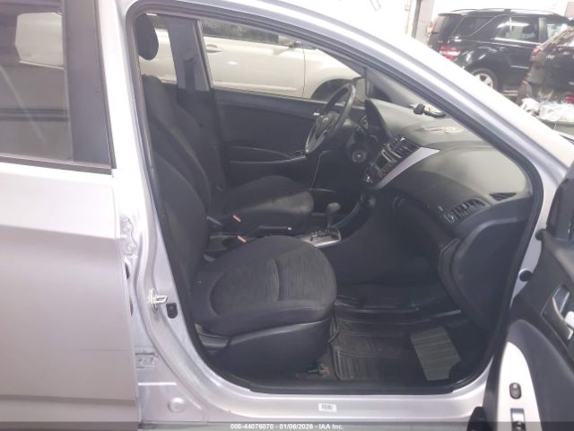 Hyundai ACCENT Gs Image 2