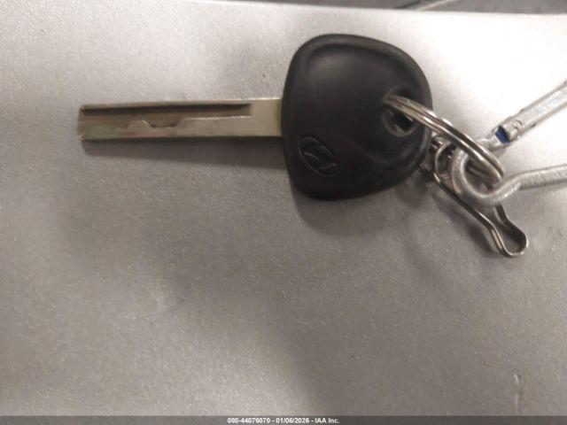 Hyundai ACCENT Gs Image 10