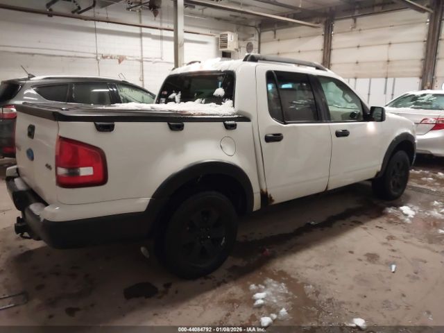 Ford Explorer Xlt Image 8