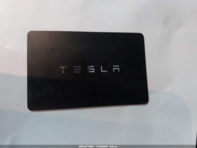 Tesla Model Y Long Range Dual Motor All-wheel Drive Image 3