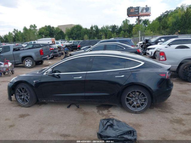 Tesla Model 3 Image 13