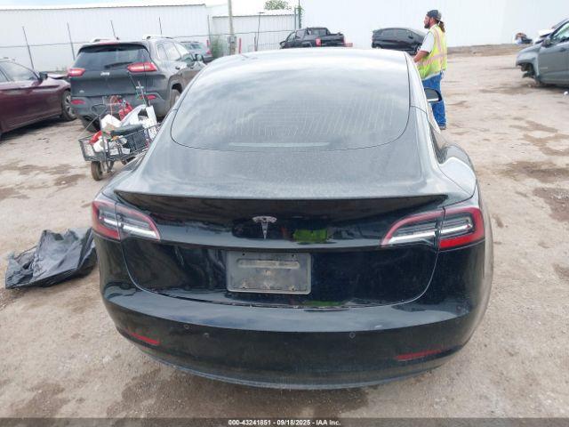 Tesla Model 3 Image 17