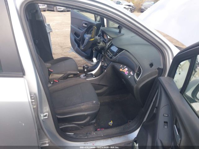 Chevrolet Trax Ls Image 12