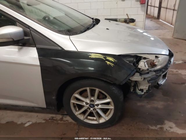 Ford Focus Se Image 12