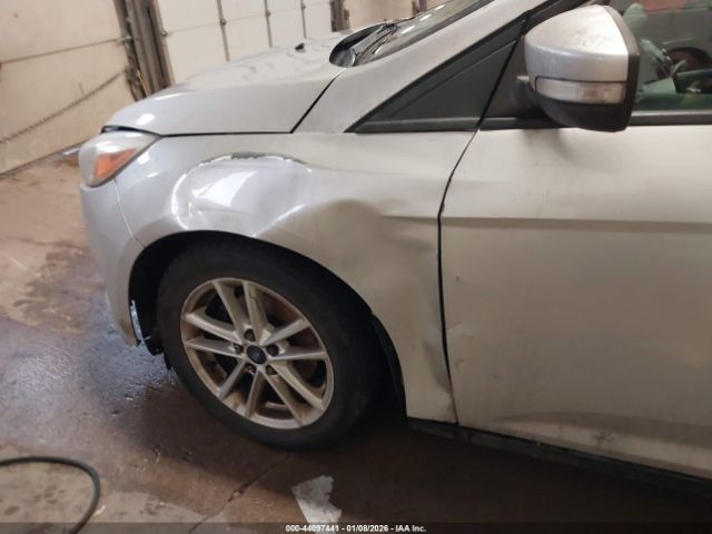 Ford Focus Se Image 6