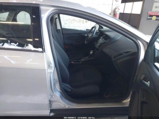 Ford Focus Se Image 8