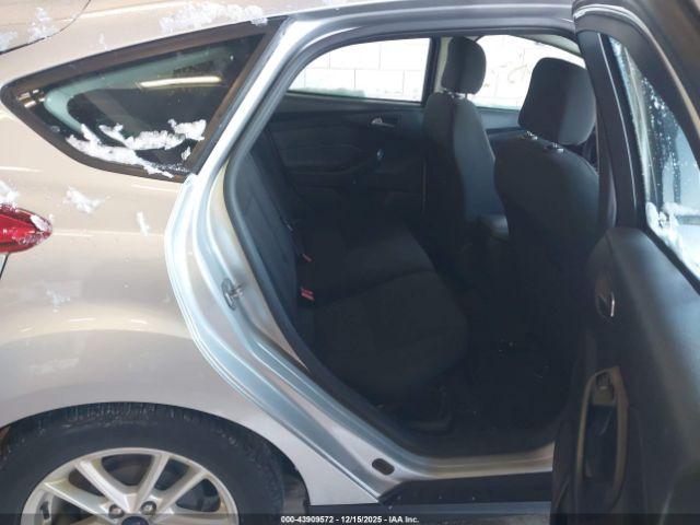 Ford Focus Se Image 11