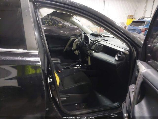 Toyota RAV4 Xle Image 13