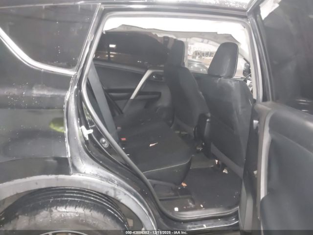 Toyota RAV4 Xle Image 8