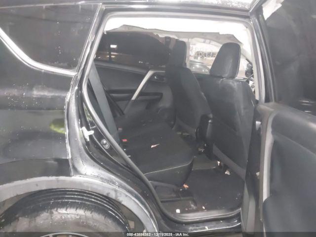 Toyota RAV4 Xle Image 8