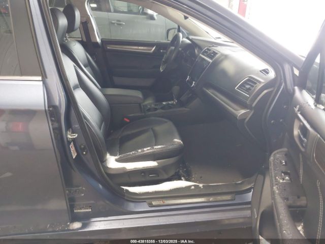 Subaru Legacy 2.5i Limited Image 2