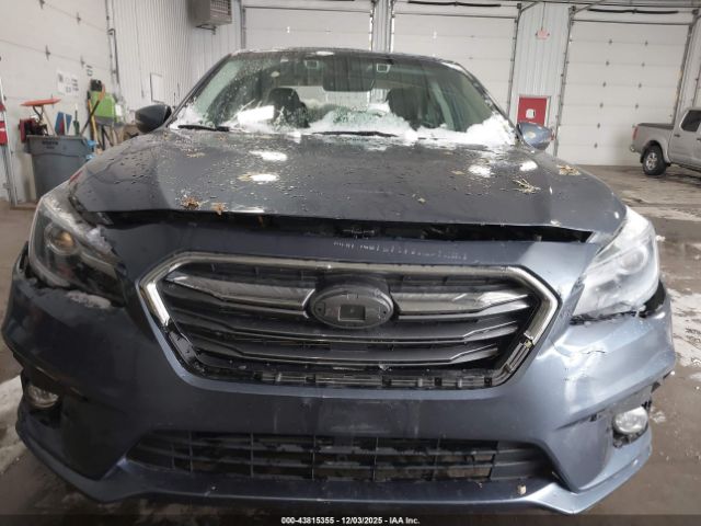Subaru Legacy 2.5i Limited Image 14