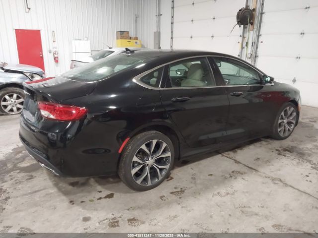 Chrysler 200 C Image 8