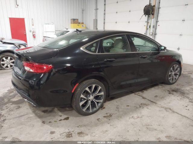 Chrysler 200 C Image 8