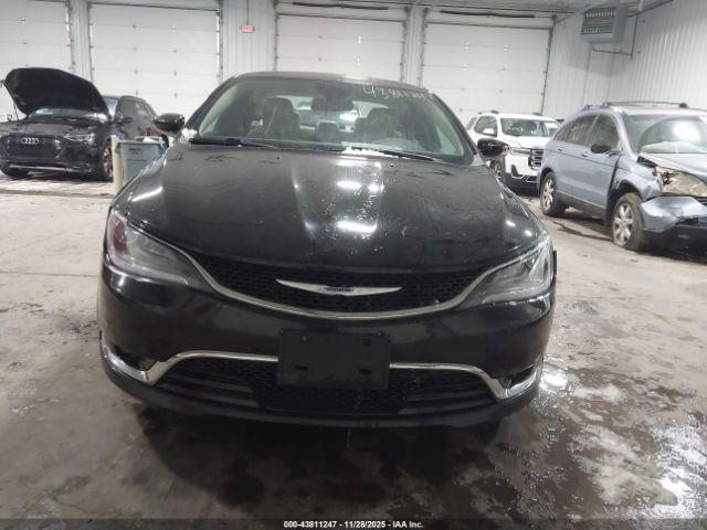 Chrysler 200 C Image 15