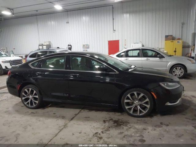 Chrysler 200 C Image 16