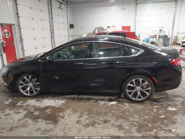 Chrysler 200 C Image 2