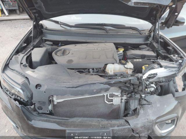 Jeep Cherokee Limited 4x4 Image 7