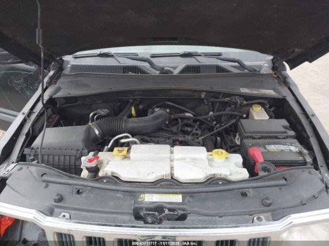 Jeep Liberty Sport Image 2