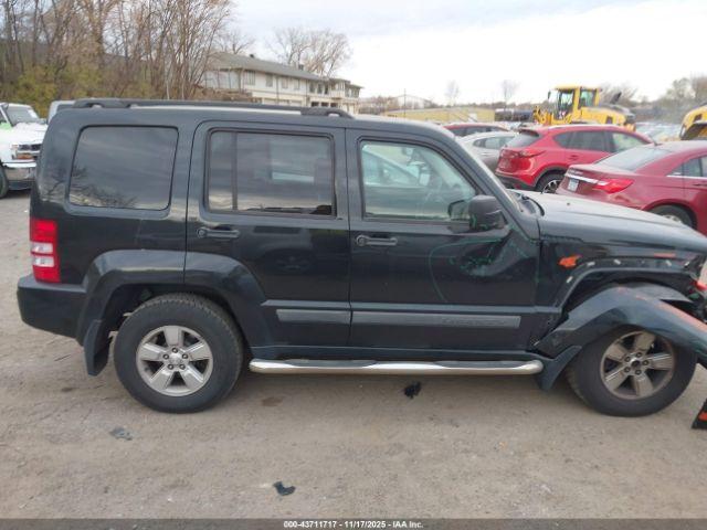 Jeep Liberty Sport Image 12