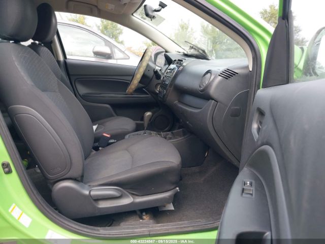 Mitsubishi Mirage De Image 8