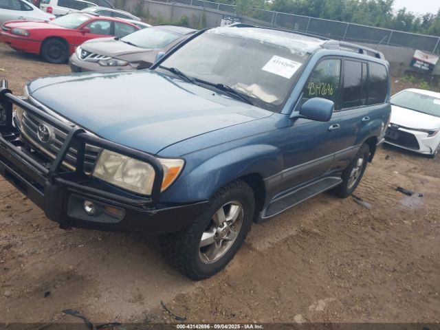 Toyota Land Cruiser V8 Image 13