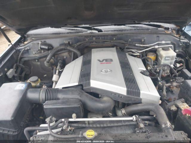 Toyota Land Cruiser V8 Image 2