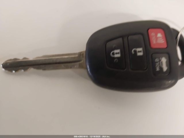 Toyota Corolla Le Image 11