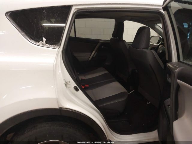 Toyota RAV4 Xle Image 16