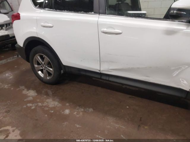 Toyota RAV4 Xle Image 3