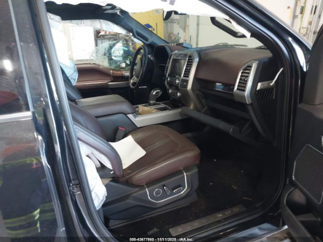 Ford F-150 Platinum Image 2