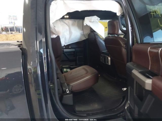 Ford F-150 Platinum Image 11