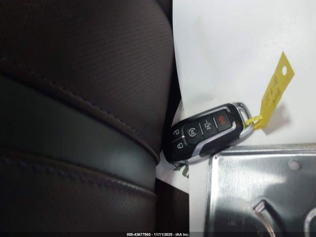 Ford F-150 Platinum Image 6