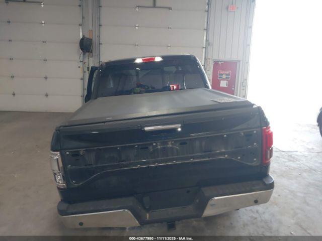 Ford F-150 Platinum Image 12