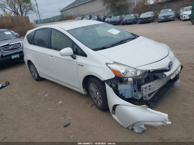  Salvage Toyota Prius v