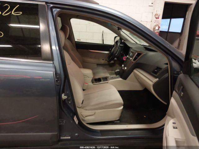 Subaru Outback 2.5i Premium Image 11