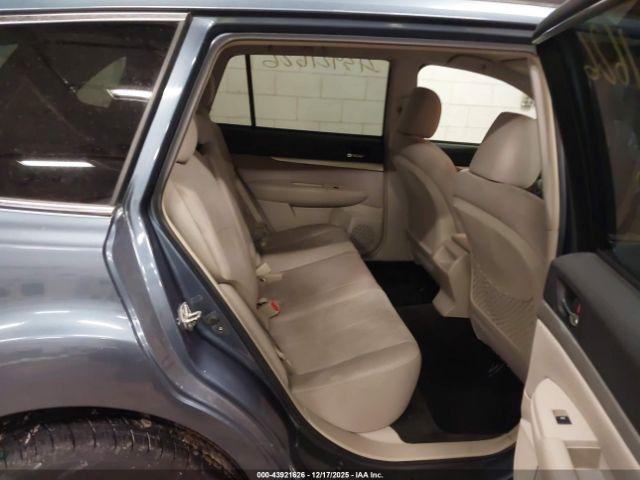 Subaru Outback 2.5i Premium Image 8