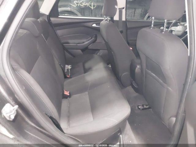 Ford Focus Se Image 12