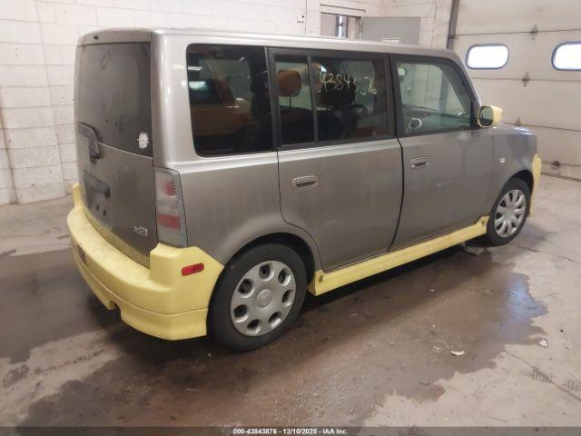 Scion xB Image 5