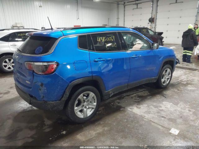 Jeep Compass Latitude 4x4 Image 12