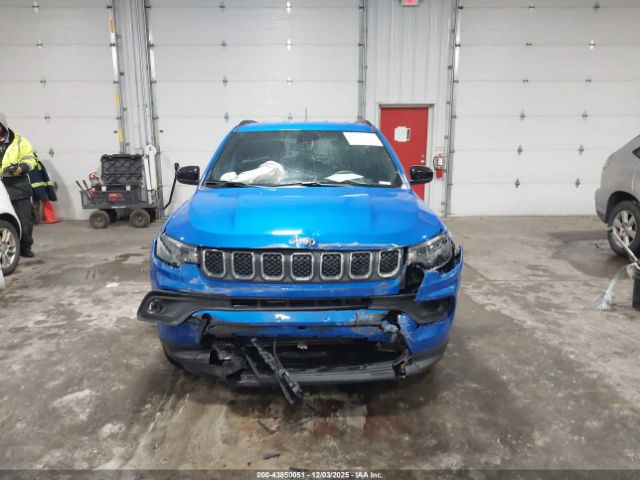 Jeep Compass Latitude 4x4 Image 11