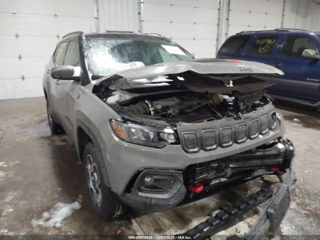 Jeep Compass Trailhawk 4x4 Image 8