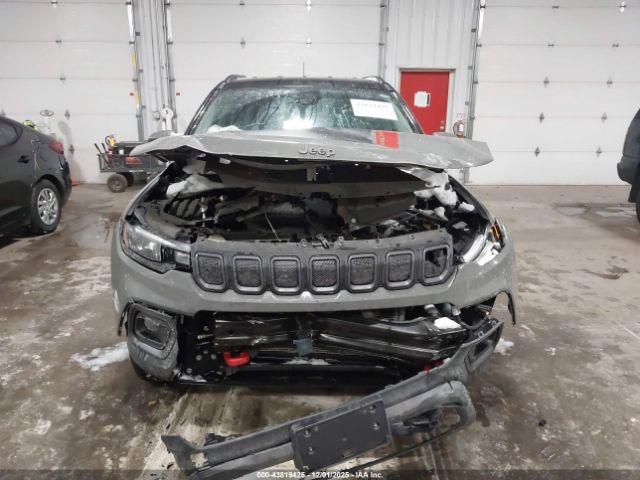 Jeep Compass Trailhawk 4x4 Image 15