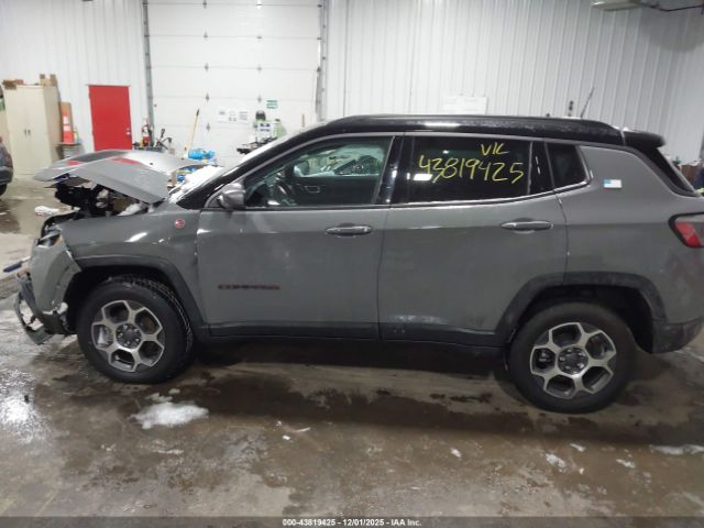 Jeep Compass Trailhawk 4x4 Image 9