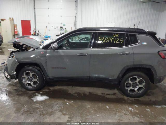 Jeep Compass Trailhawk 4x4 Image 9